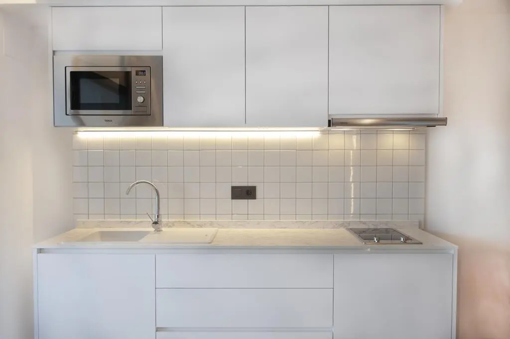 Belroy Hotel and Apartments