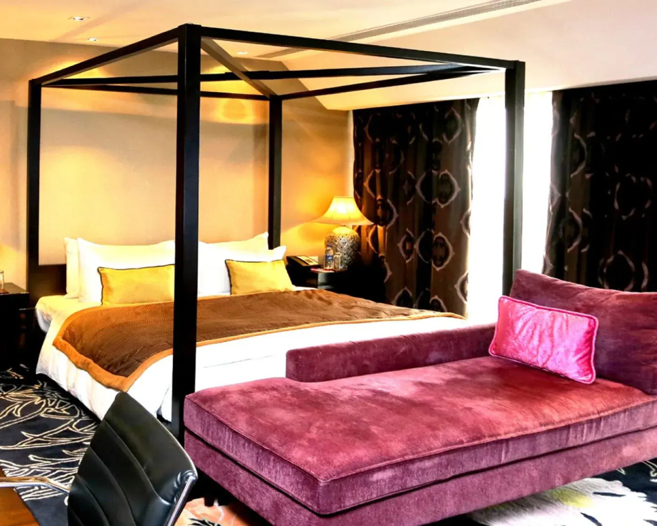 Taj Dal View Srinagar