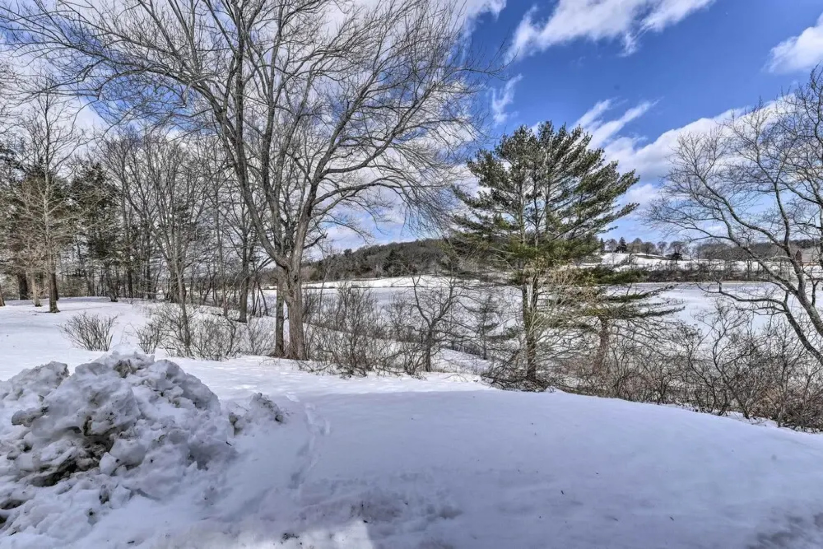 Waterfront Ipswich Escape: 2 Miles to Crane Beach!