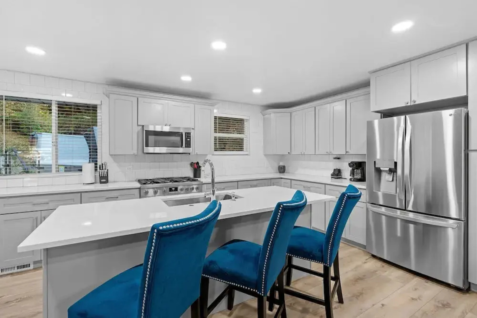 Ski Lover's Paradise: 7br Villa Near Top Resorts 7 Bedroom Home by RedAwning