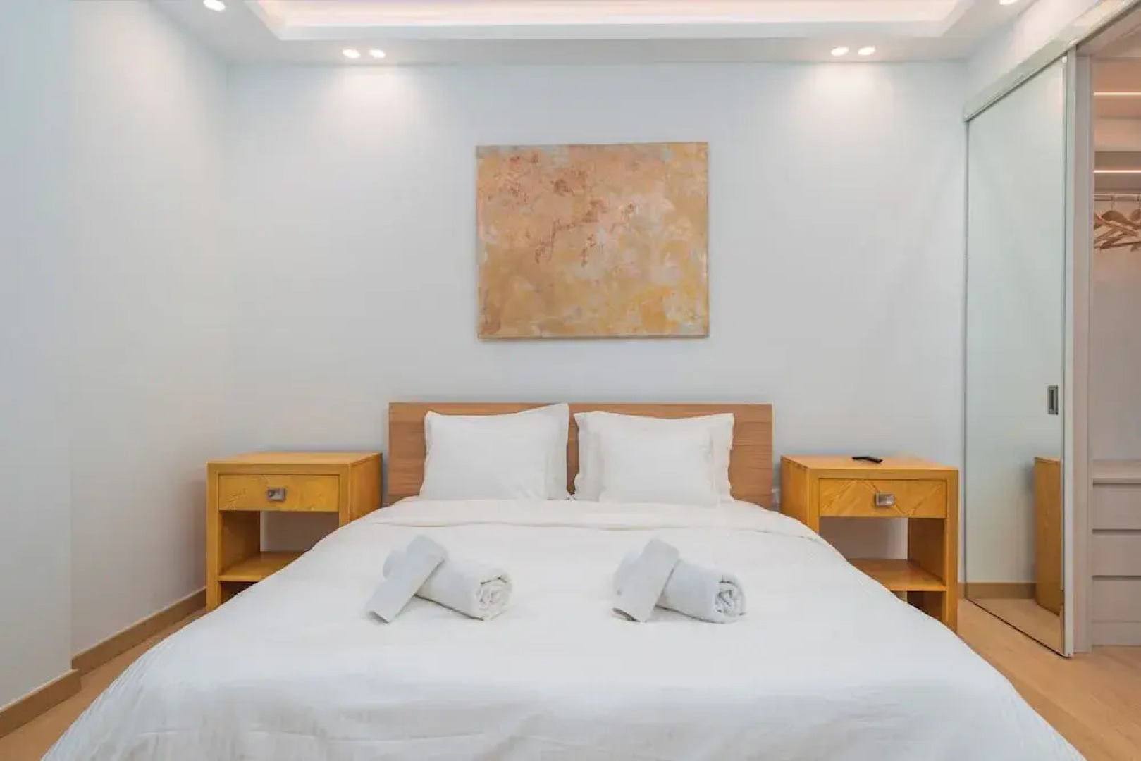 Alimos Luxury 3Bd w Outdoor Jacuzzi