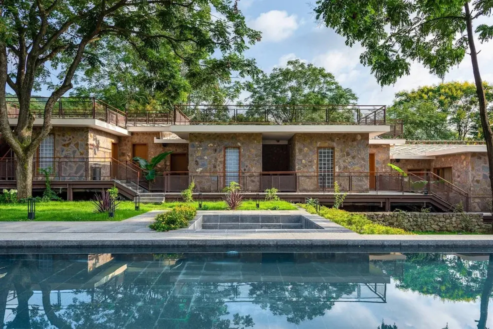 Yaojia Waterfall Village Resort