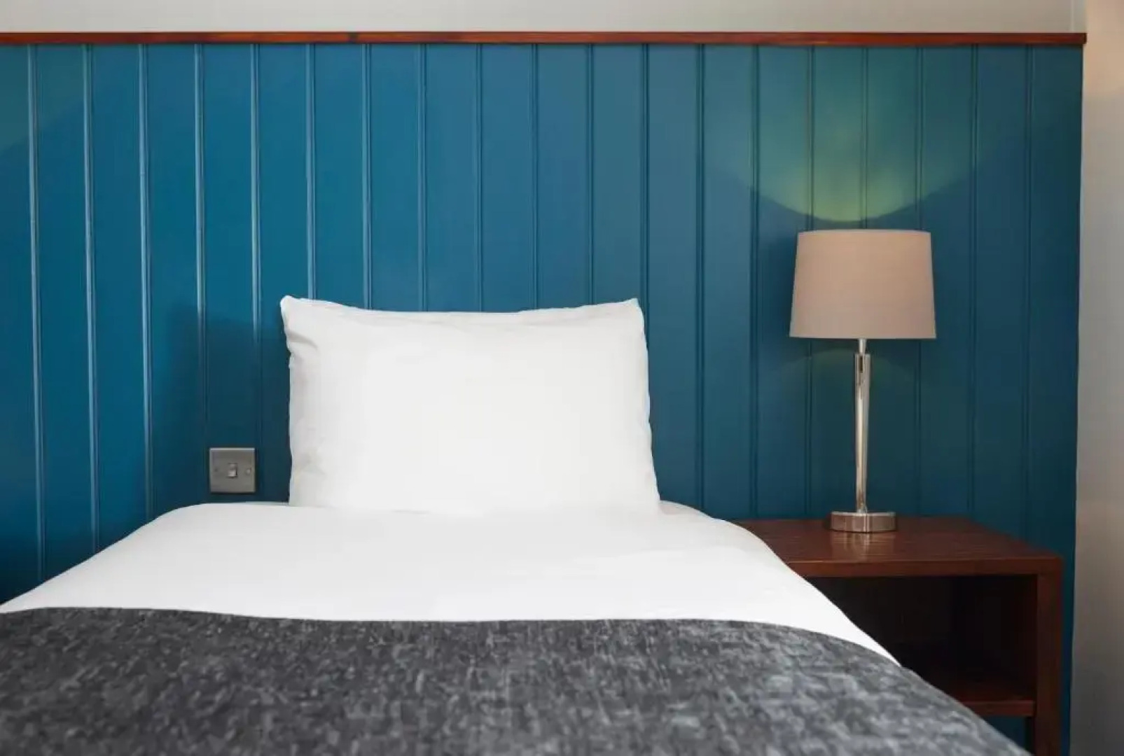 The Longshoot Hotel by Greene King Inns