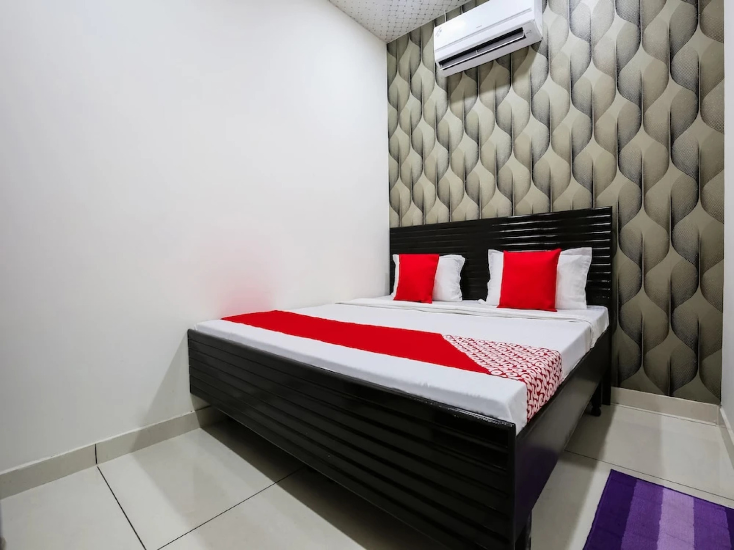 Spot On 47204 Royal Guest House