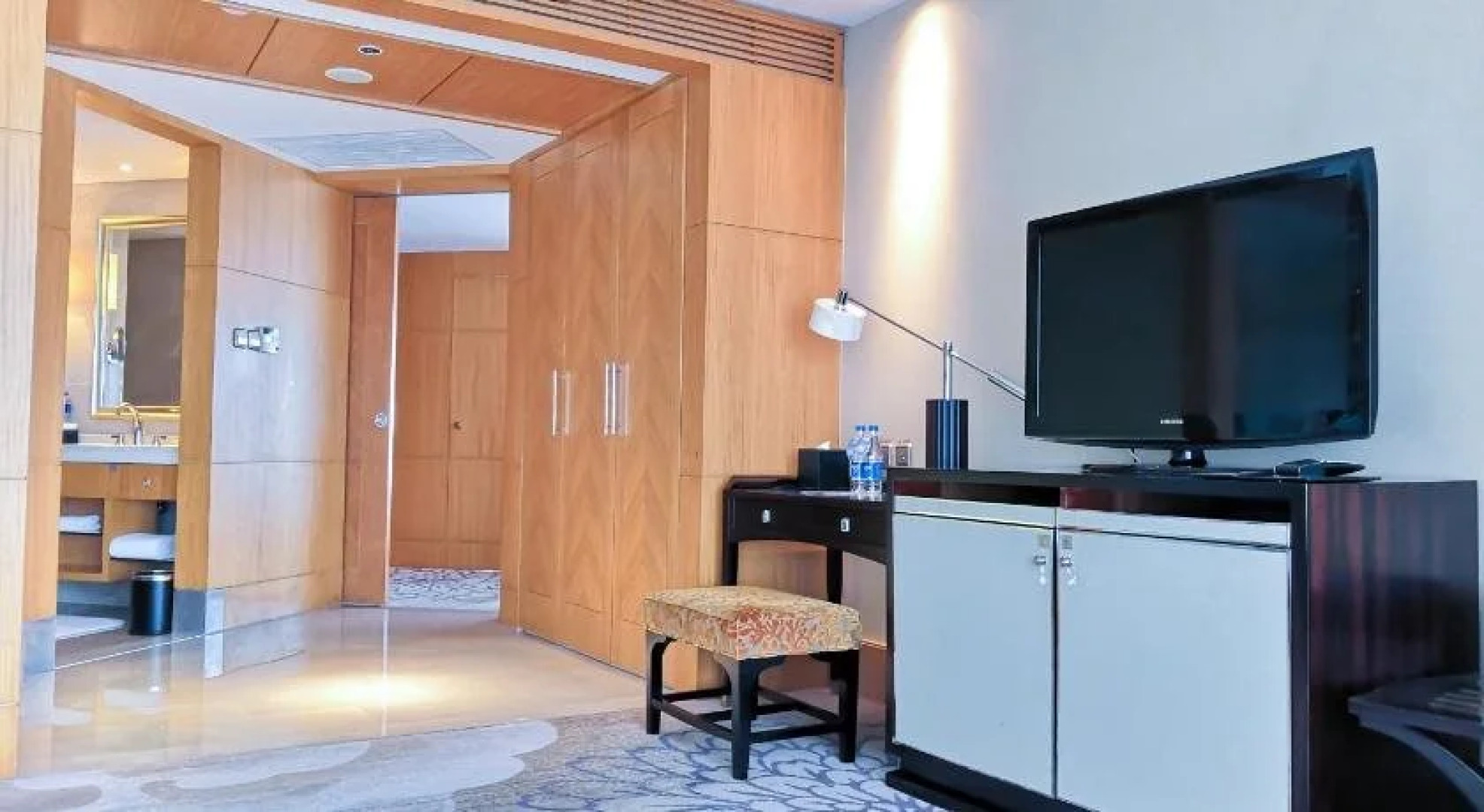 Zhongmao Haiyue Hotel