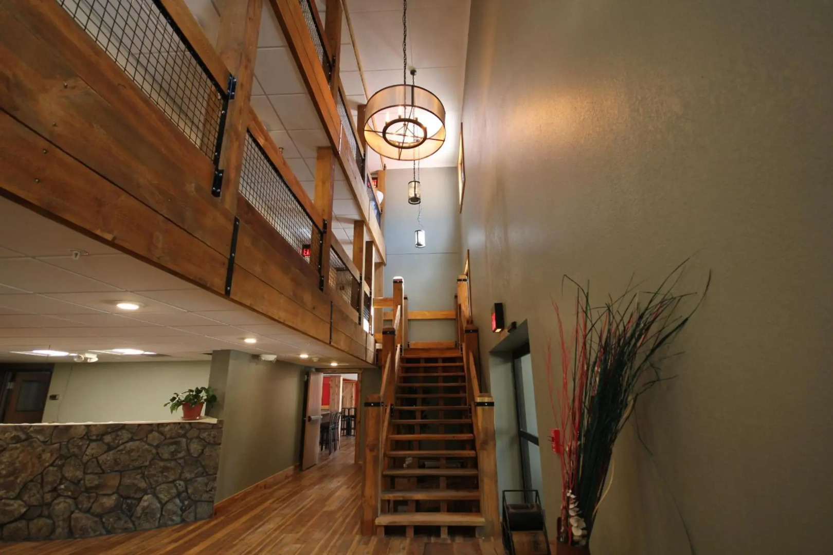 Blackstone Lodge & Suites