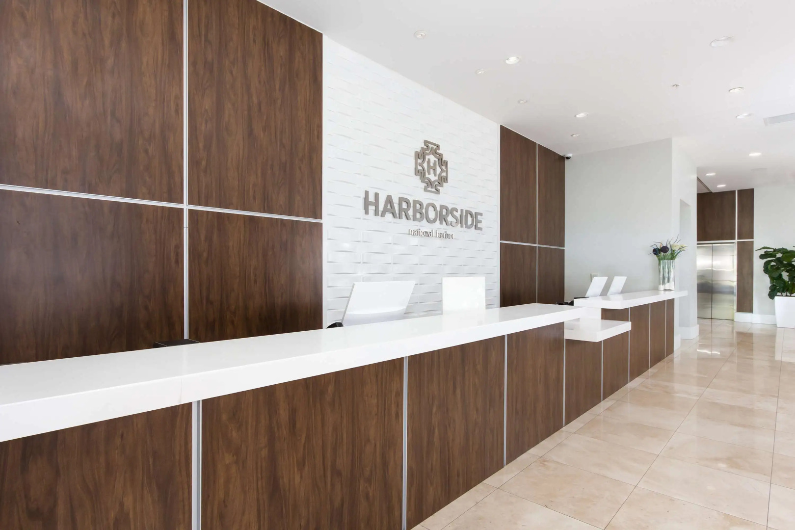 Harborside Hotel