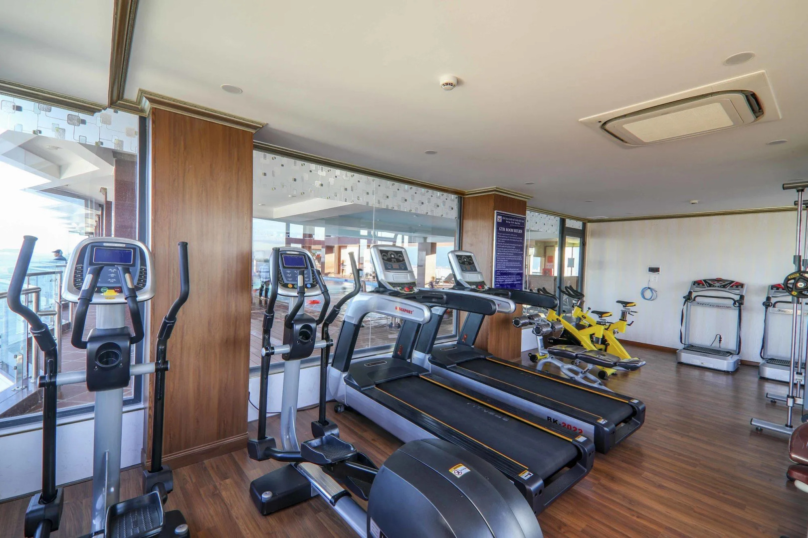 Huong Viet Hotel Quy Nhon - Beachfront