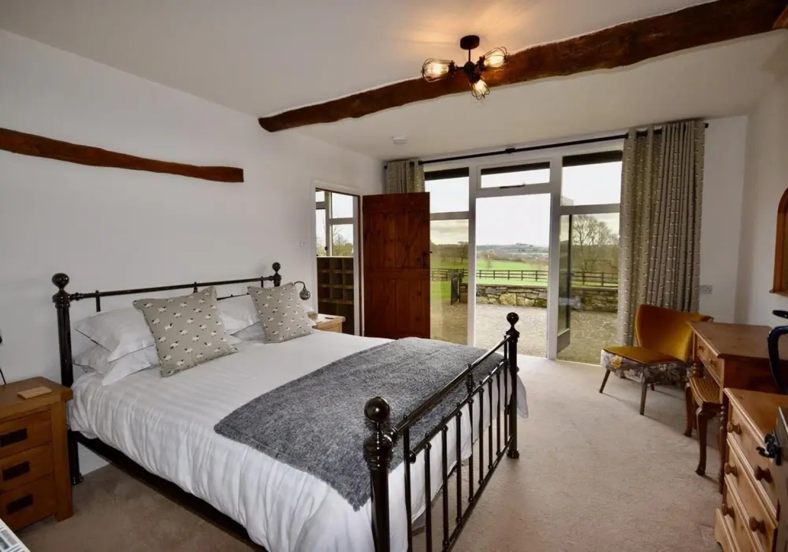 Tithe is a Stunning Barn Conversion Close to Ryde Sleeps 6