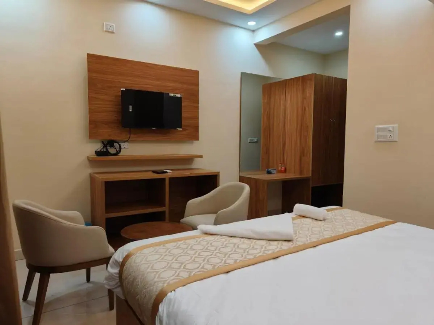 The Waves Hotel Sarjapura