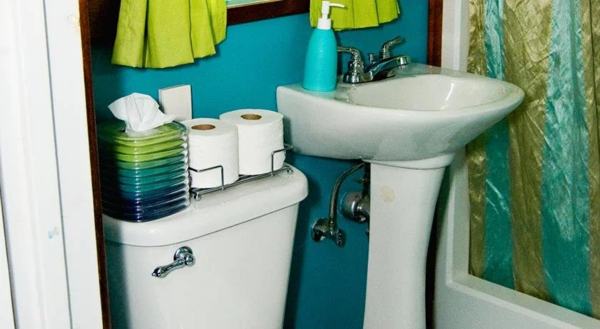 The Covington Houseboat