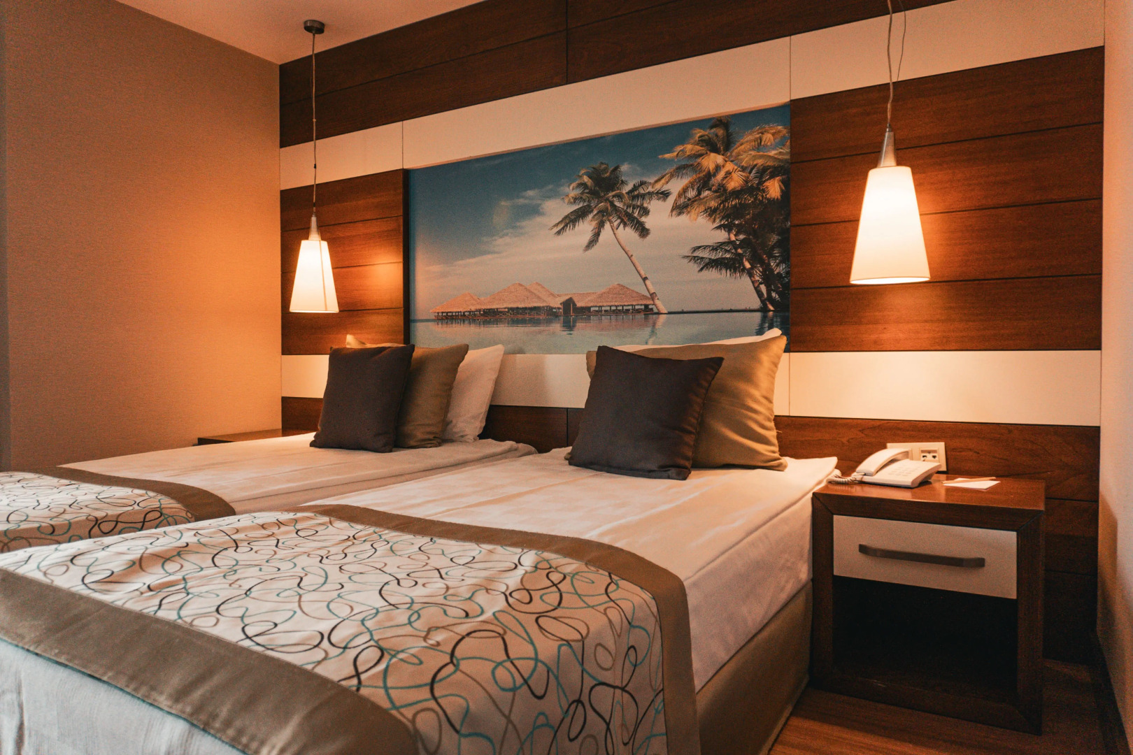 Adella Side Hotel
