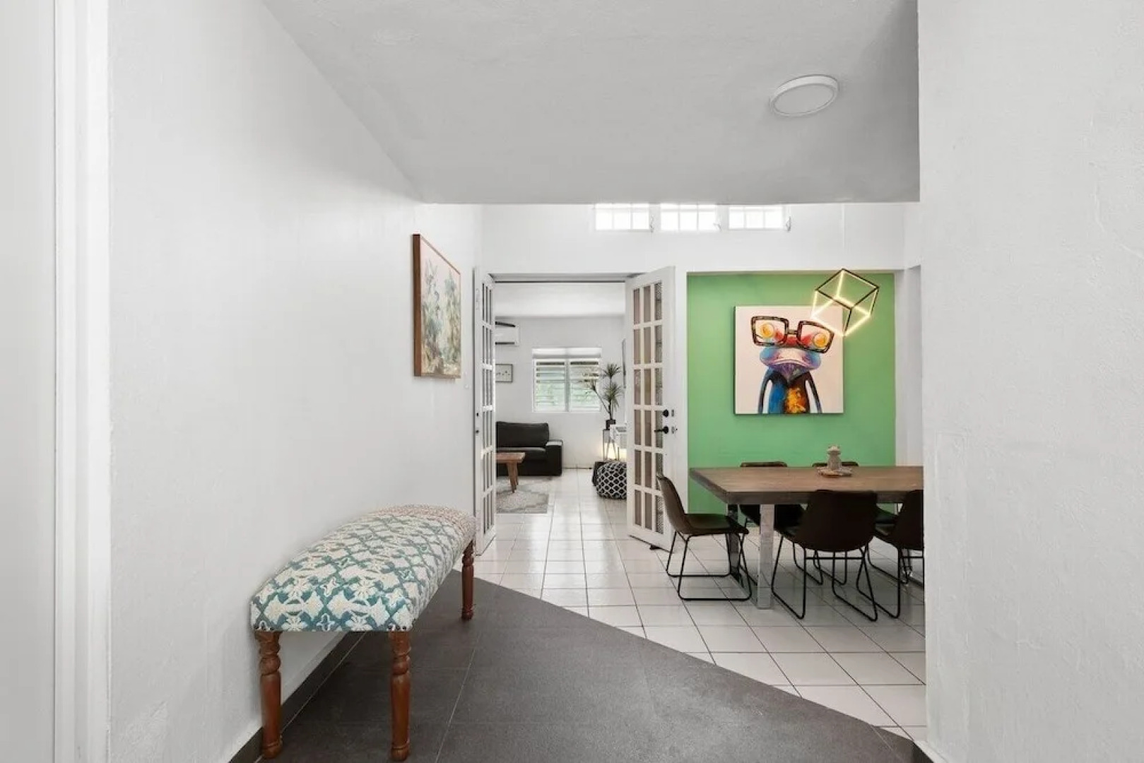 Walk to Beach or Swim in the Pool, 4 Bedrooms 4 Home by Redawning