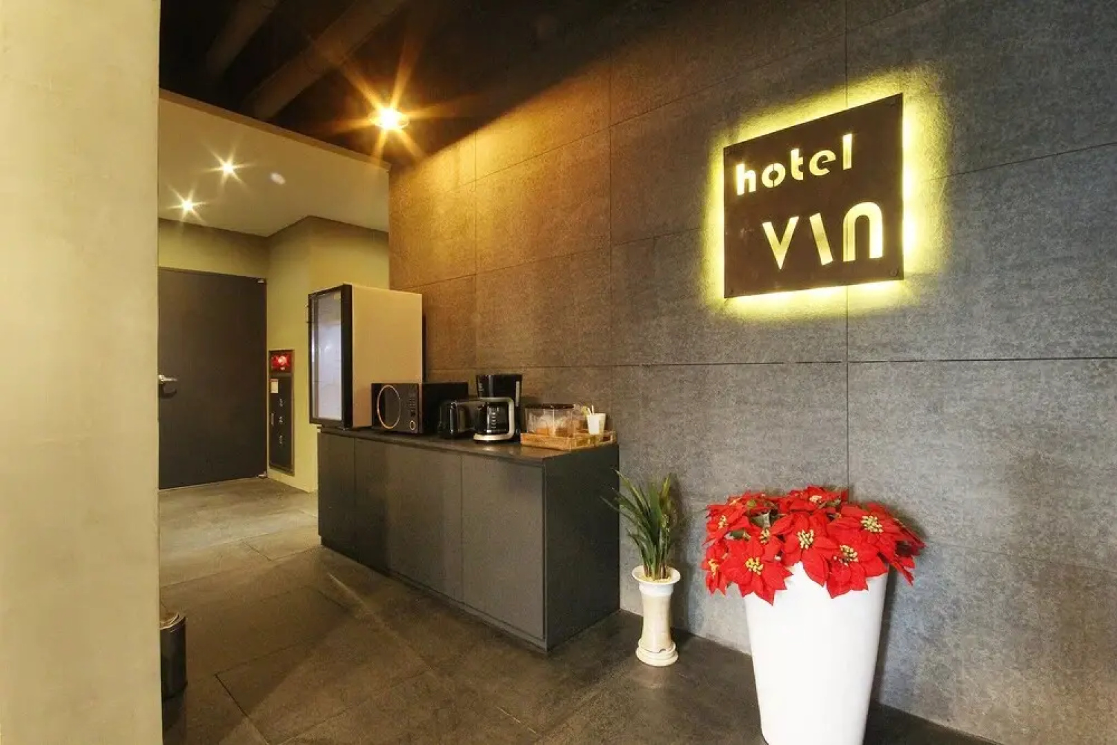Changwon Jinhae Yongwon Hotel VIN