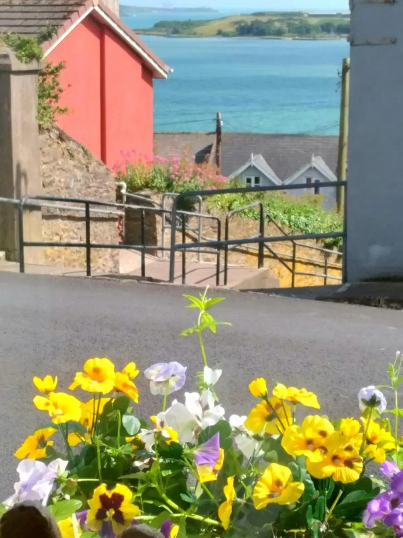 Sea View Cottage, 2 double bedrooms with stunning views