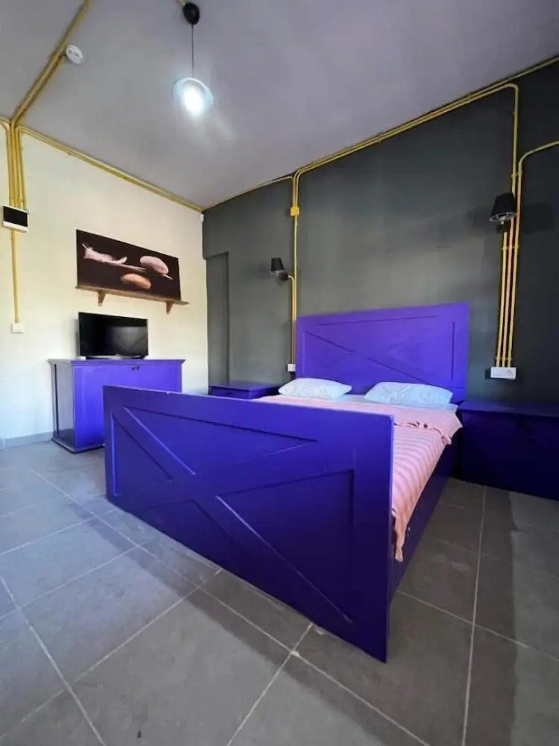 Berlin Hostel & Street