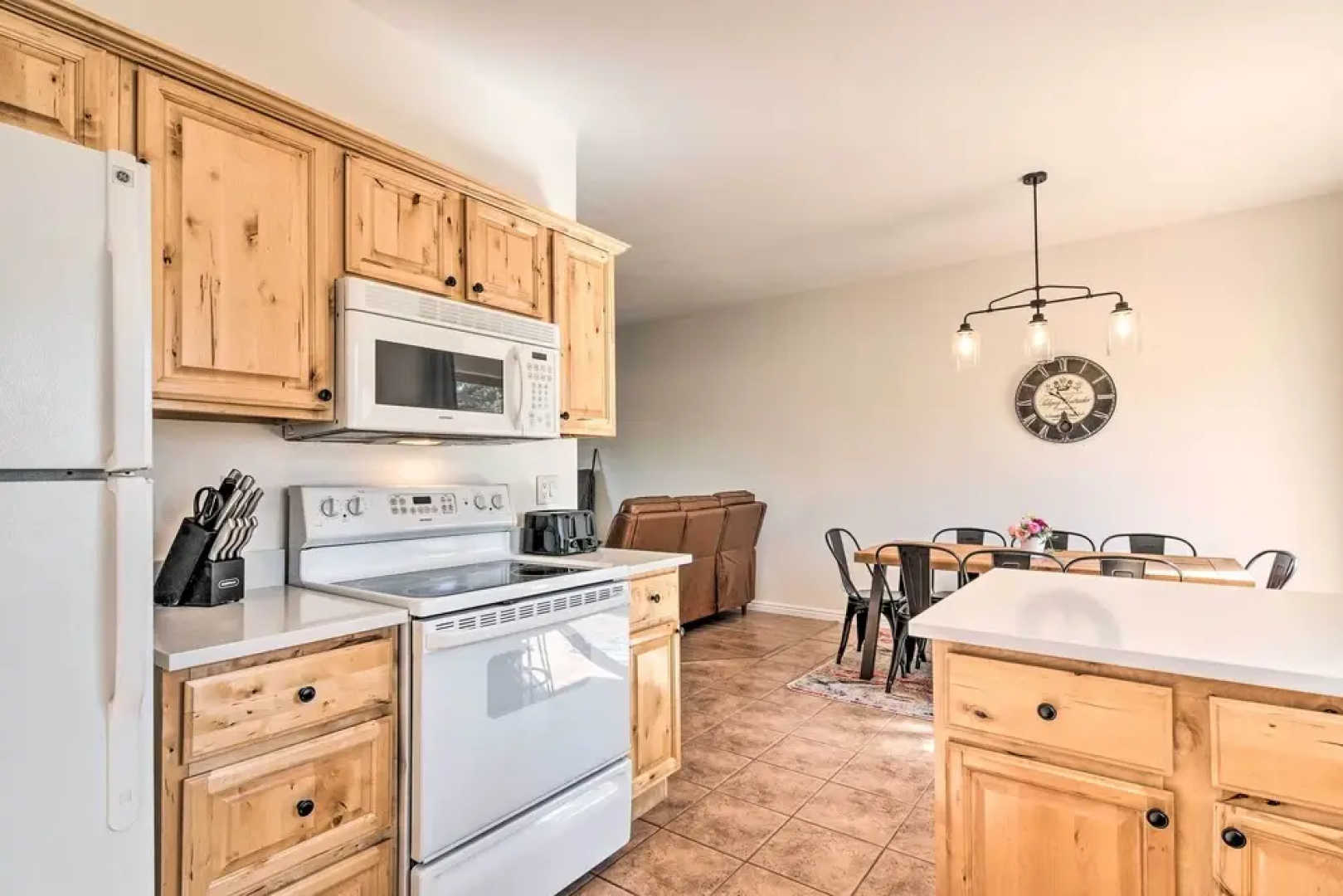Updated Townhome w/ Patio & Red Rock Views!