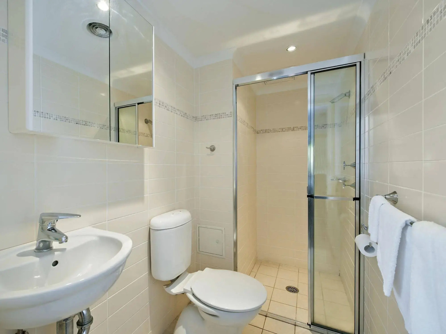 Shoal Bay Beachclub Apartments