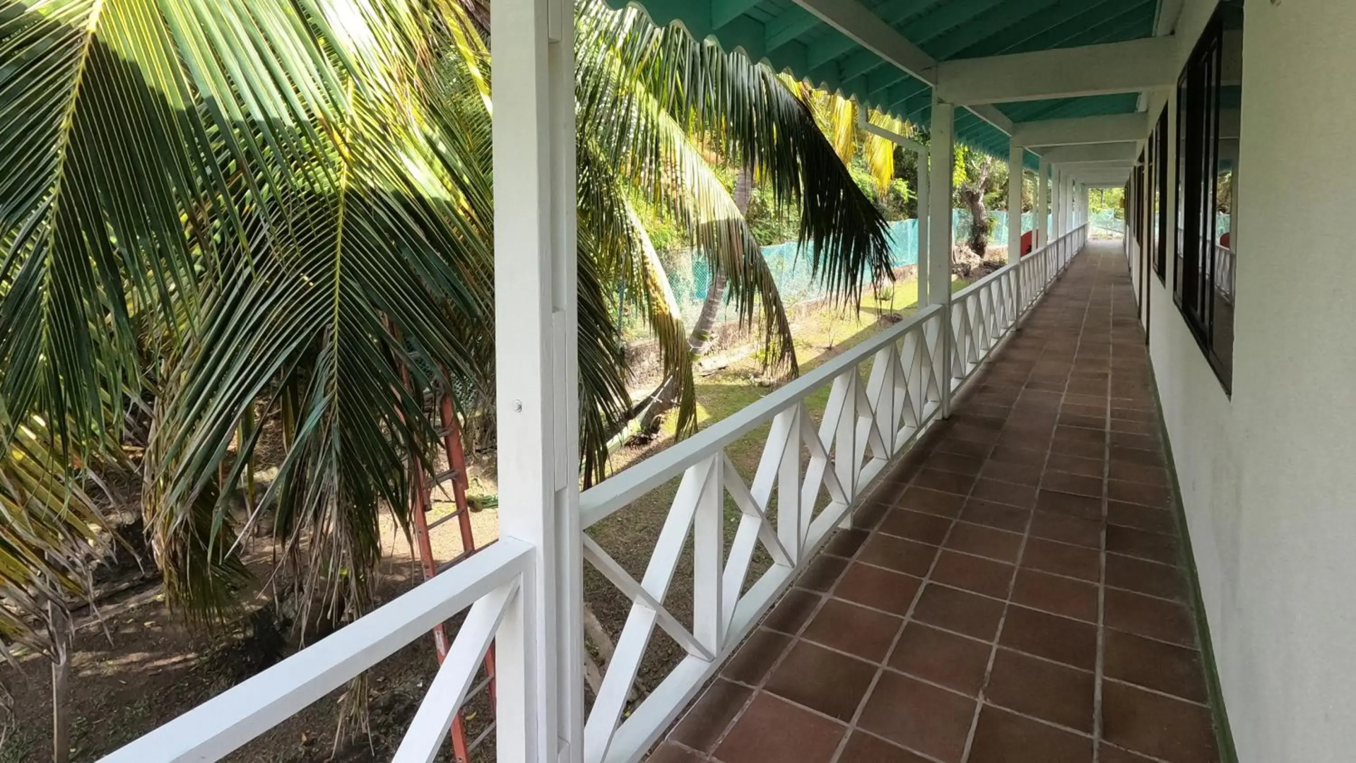 South West Bay Cabañas