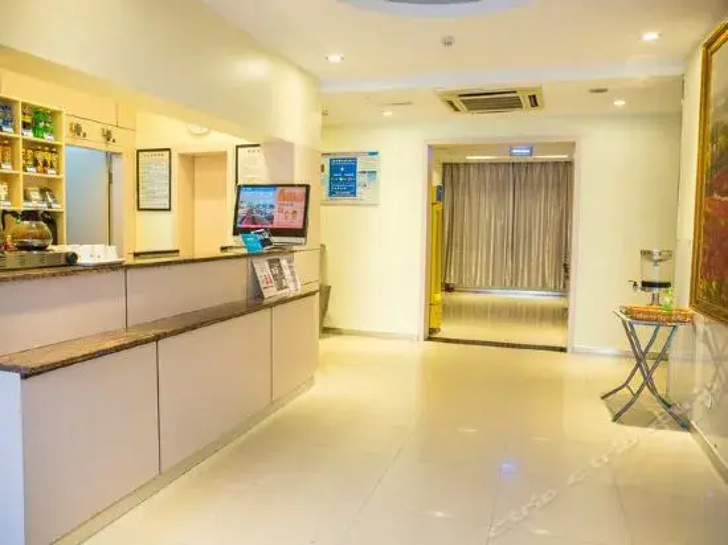 Hanting Hotel Bus Station