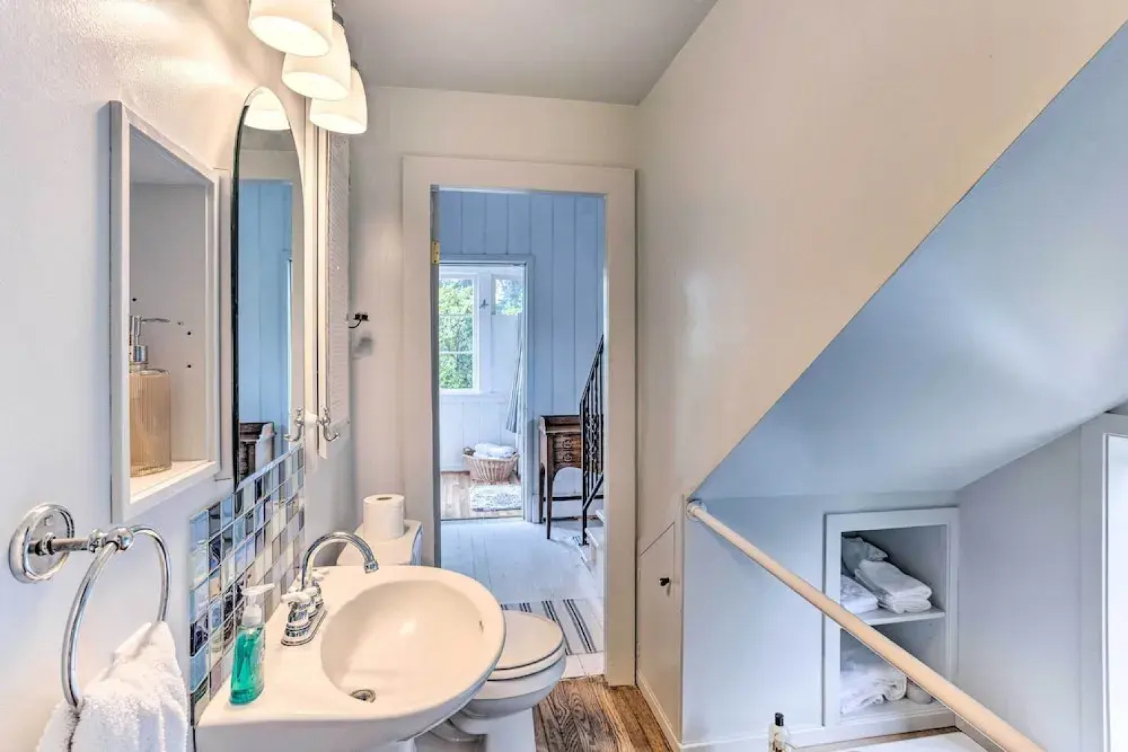 Charming Historic Retreat Near Poverty Bay!