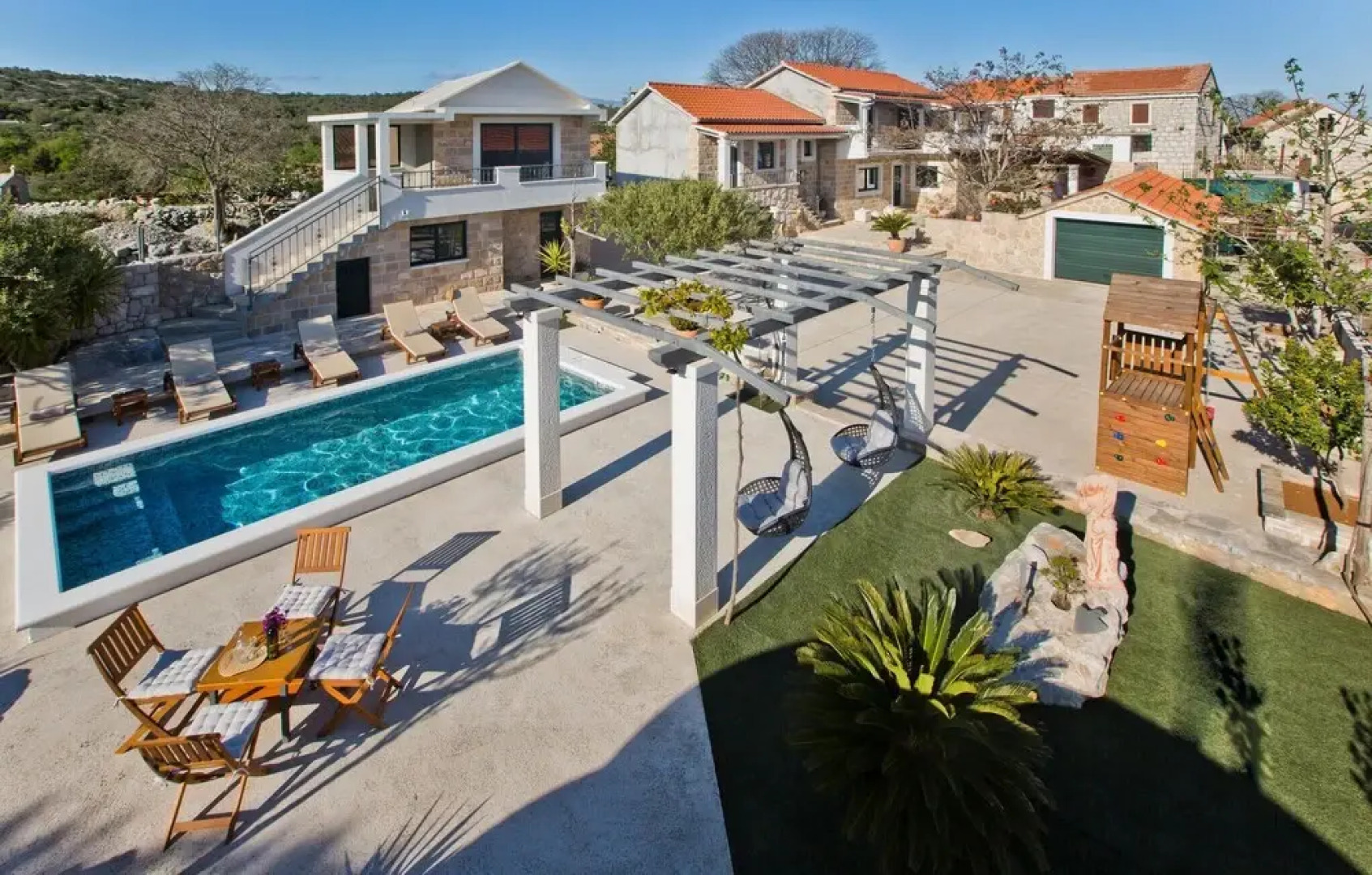 Awesome Home in Bogomolje With Outdoor Swimming Pool, Wifi and 3 Bedrooms