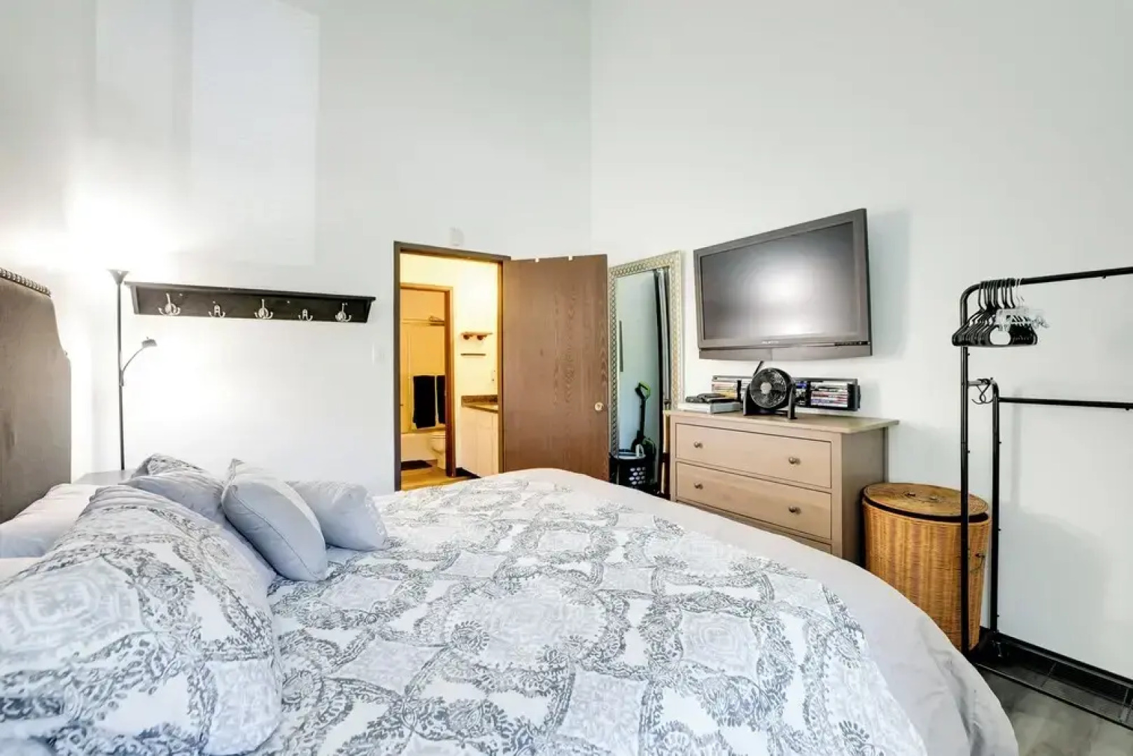 Ski-in/out Condo w/ Hot Tub Access in Brian Head!