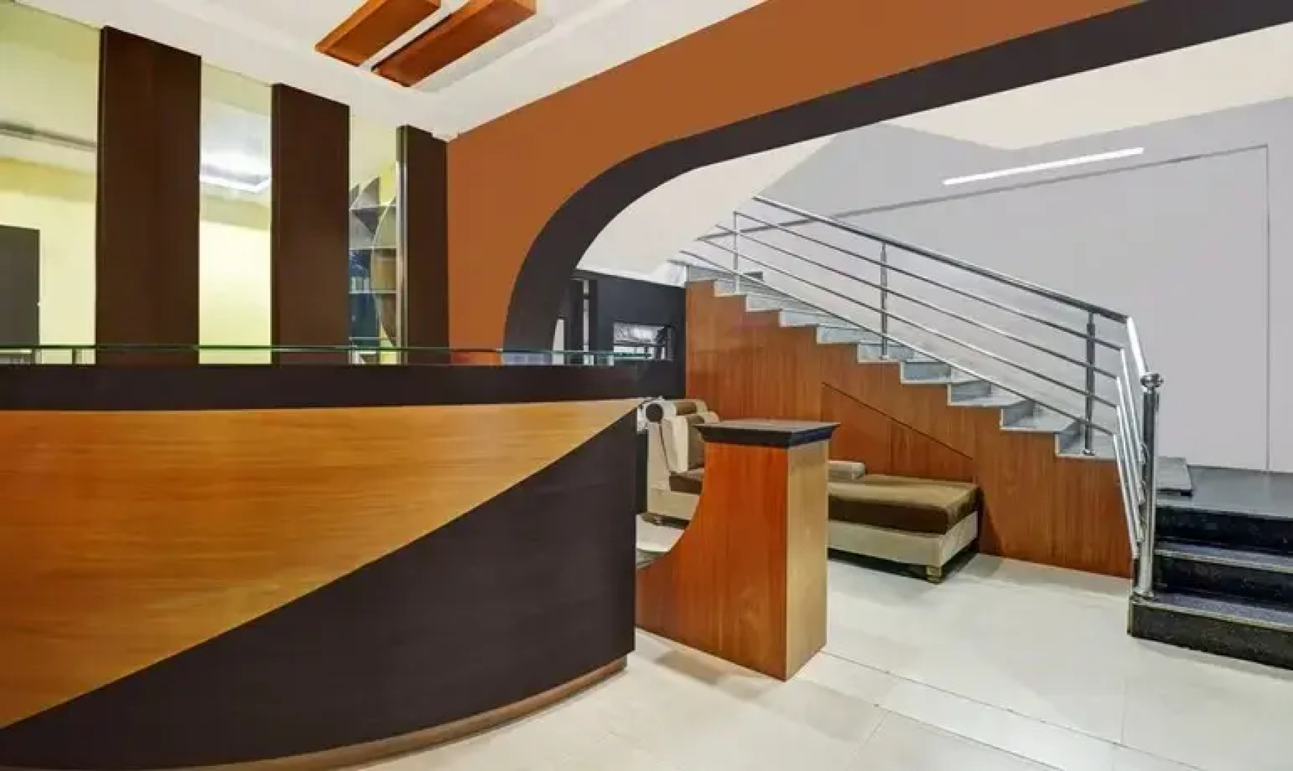 OYO 9262 Recluse Premiere Hotel