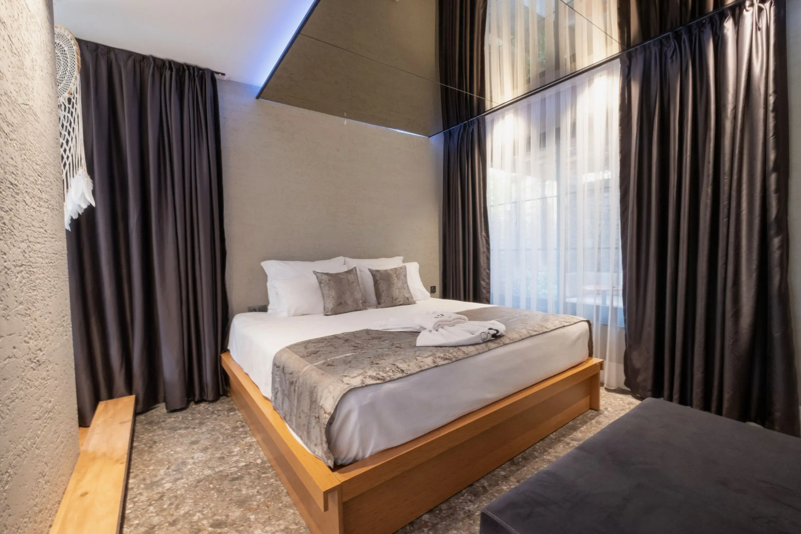 Wolf Suites