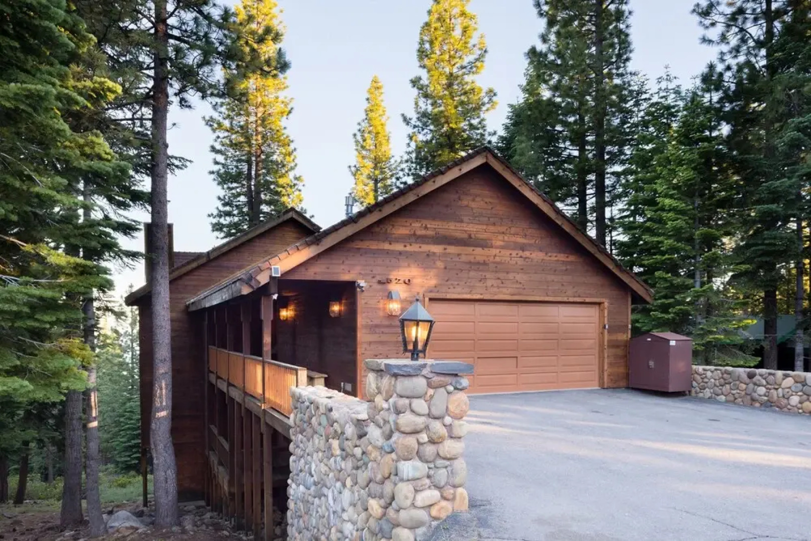 Wildwood by Avantstay Seclusion In The Woods w/ 3 Decks! 15mins From Nrthstar!