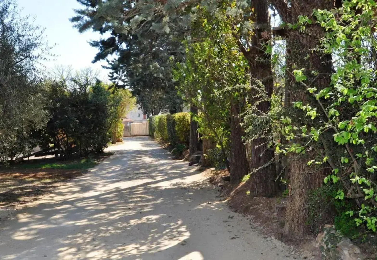 House With one Bedroom in Lauris, With Pool Access, Enclosed Garden an