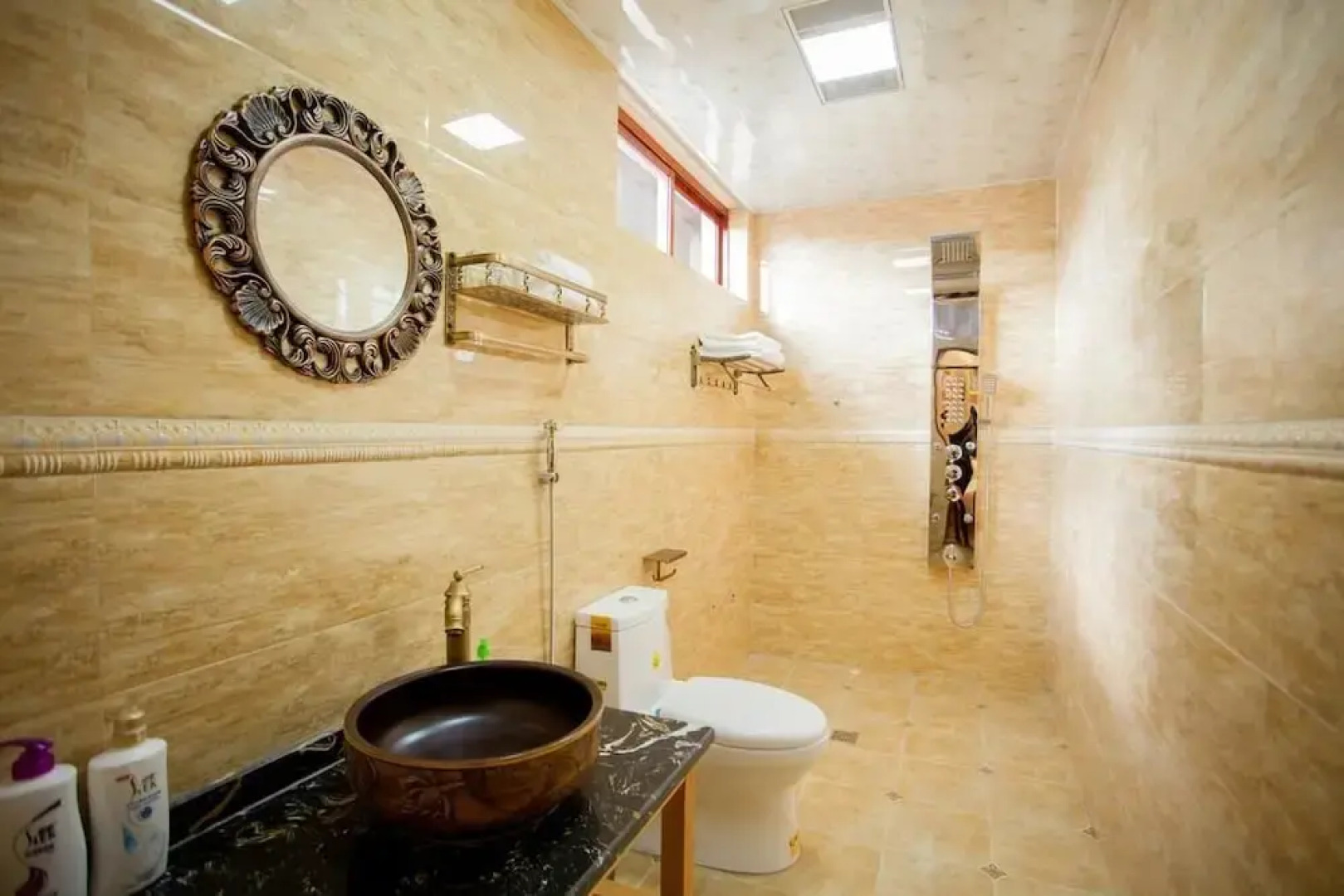 Shangri-La Gu Yue Boutique Guesthouse