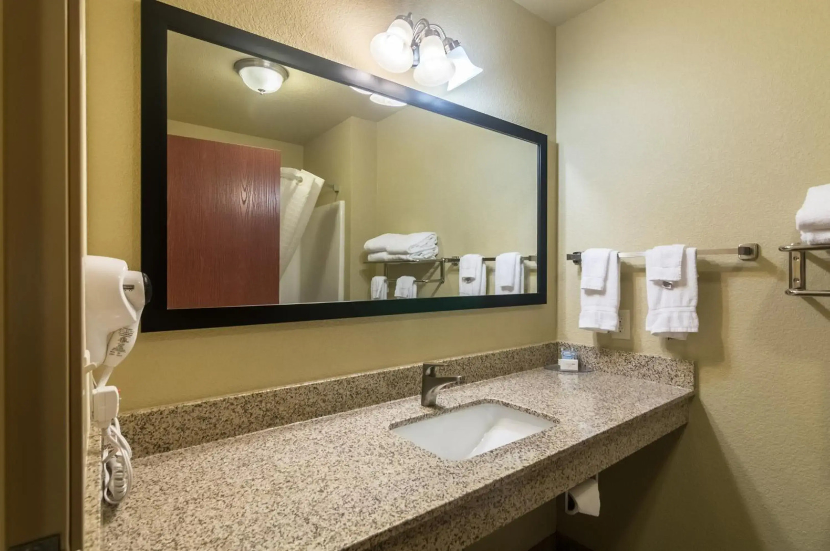 Cobblestone Inn & Suites - Lakin