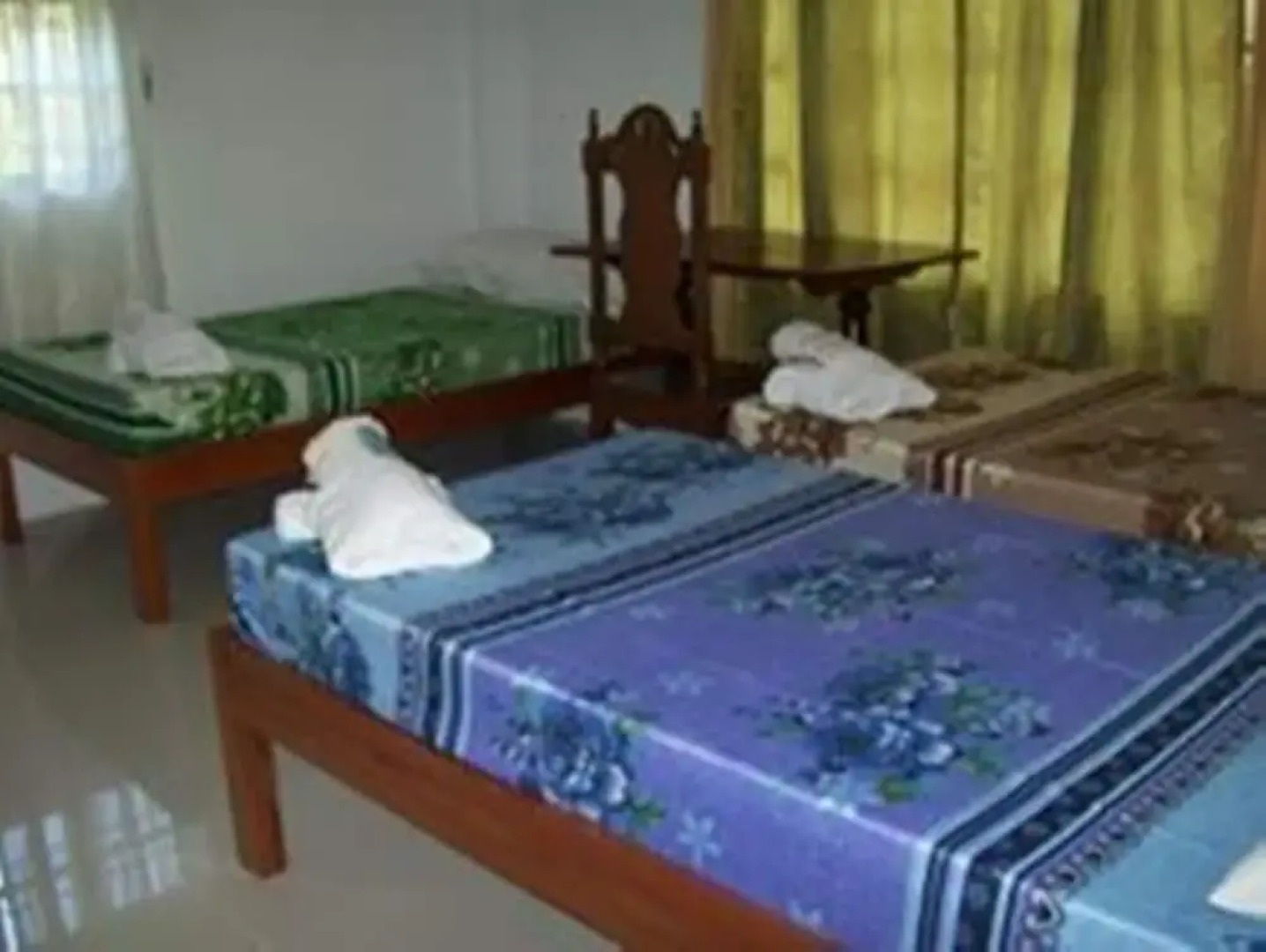 Charm Guest House - Hostel