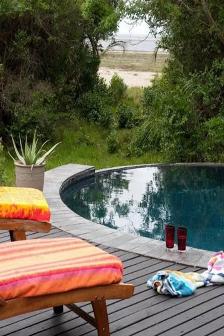 Makakatana Bay Lodge