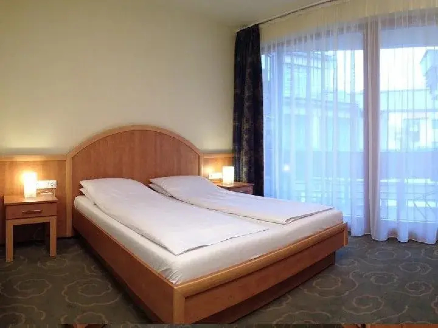 Business Hotel Semiramis