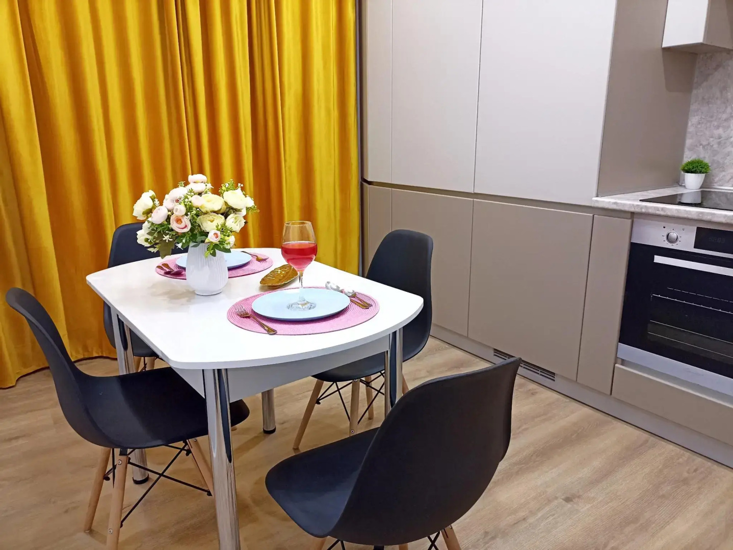 Апартаменты Все в гости на ул. 10 августа д. 87