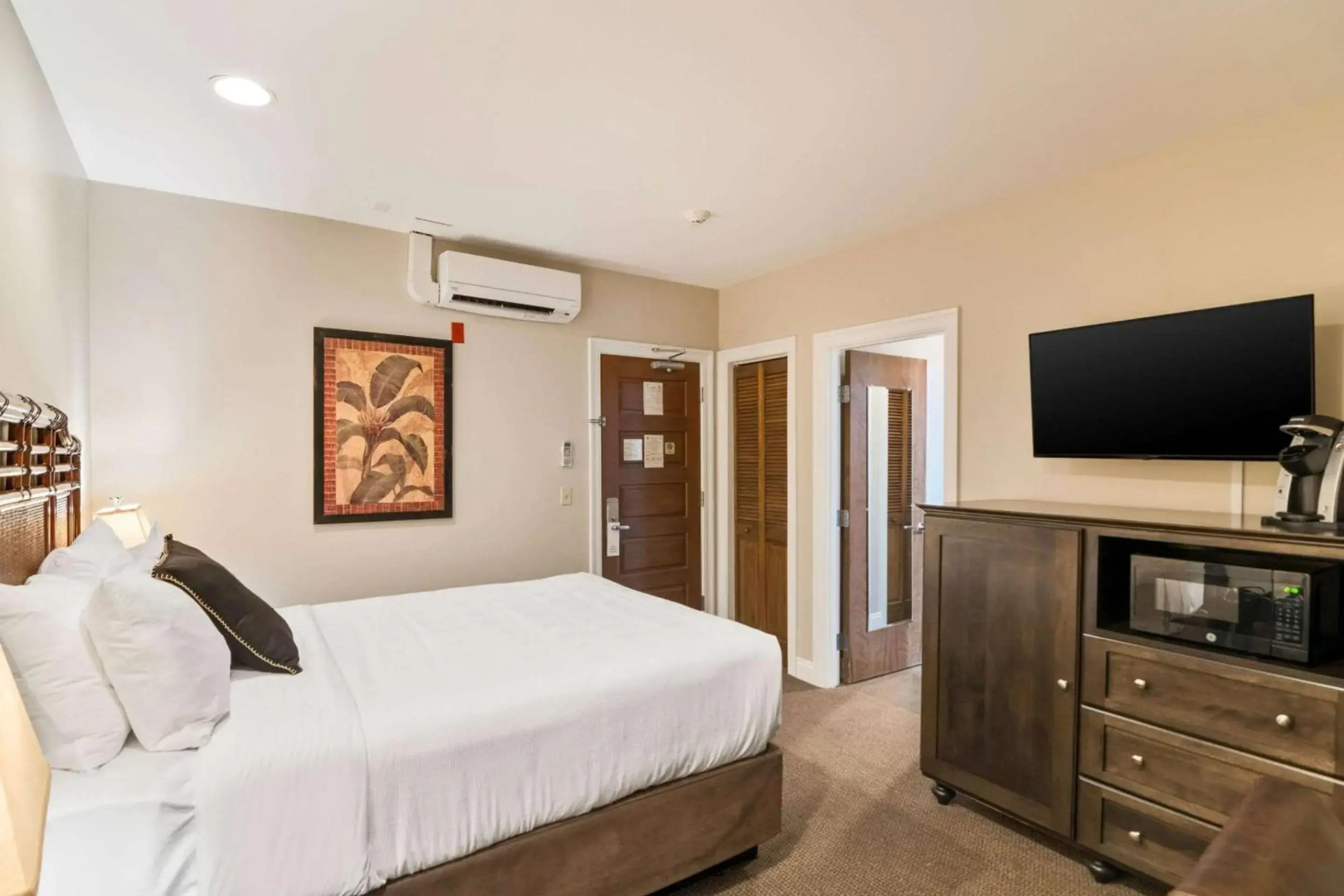 The Port Inn and Cottages, an Ascend Collection Hotel