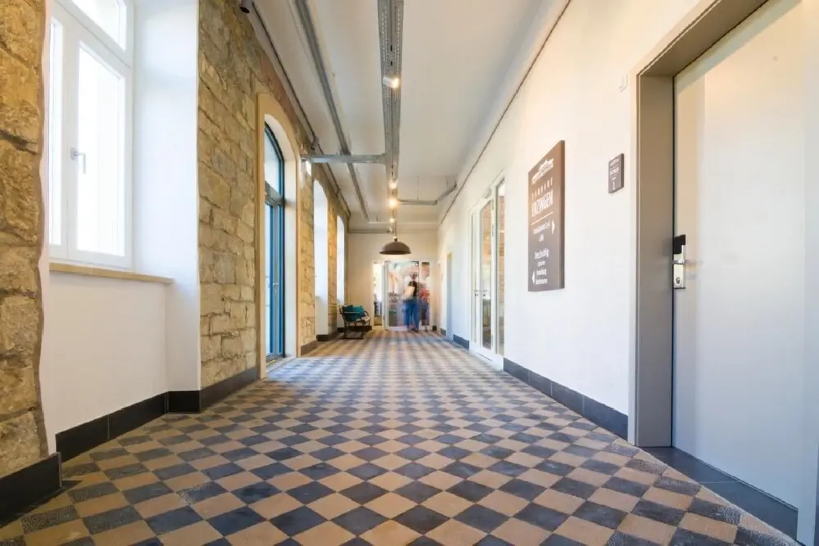 Bahnhof ERZINGEN hotel coffee  & more