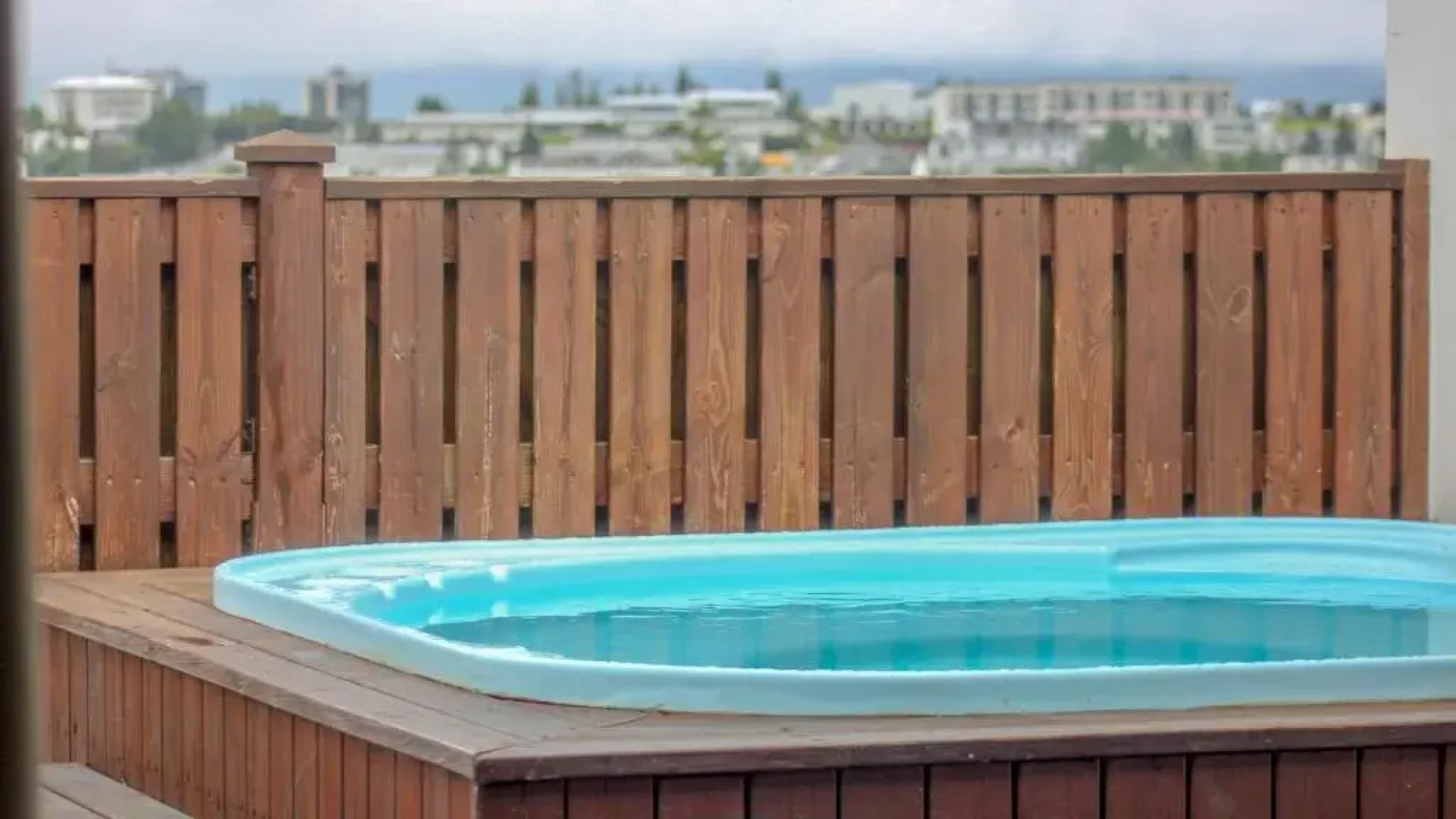 ICELAND SJF Villa , Hot tub & Outdoor Sauna Amazing Mountains View - 15 min to downtown