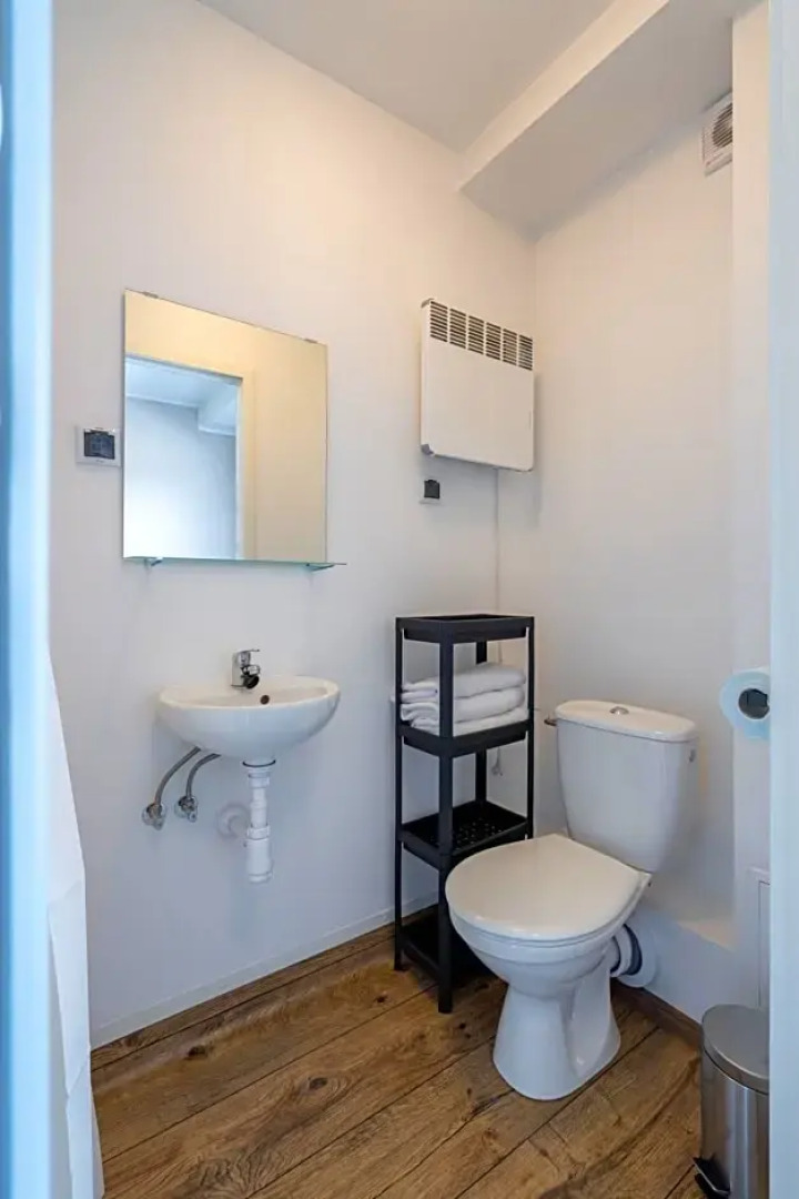 Happy Hostel & Apartments