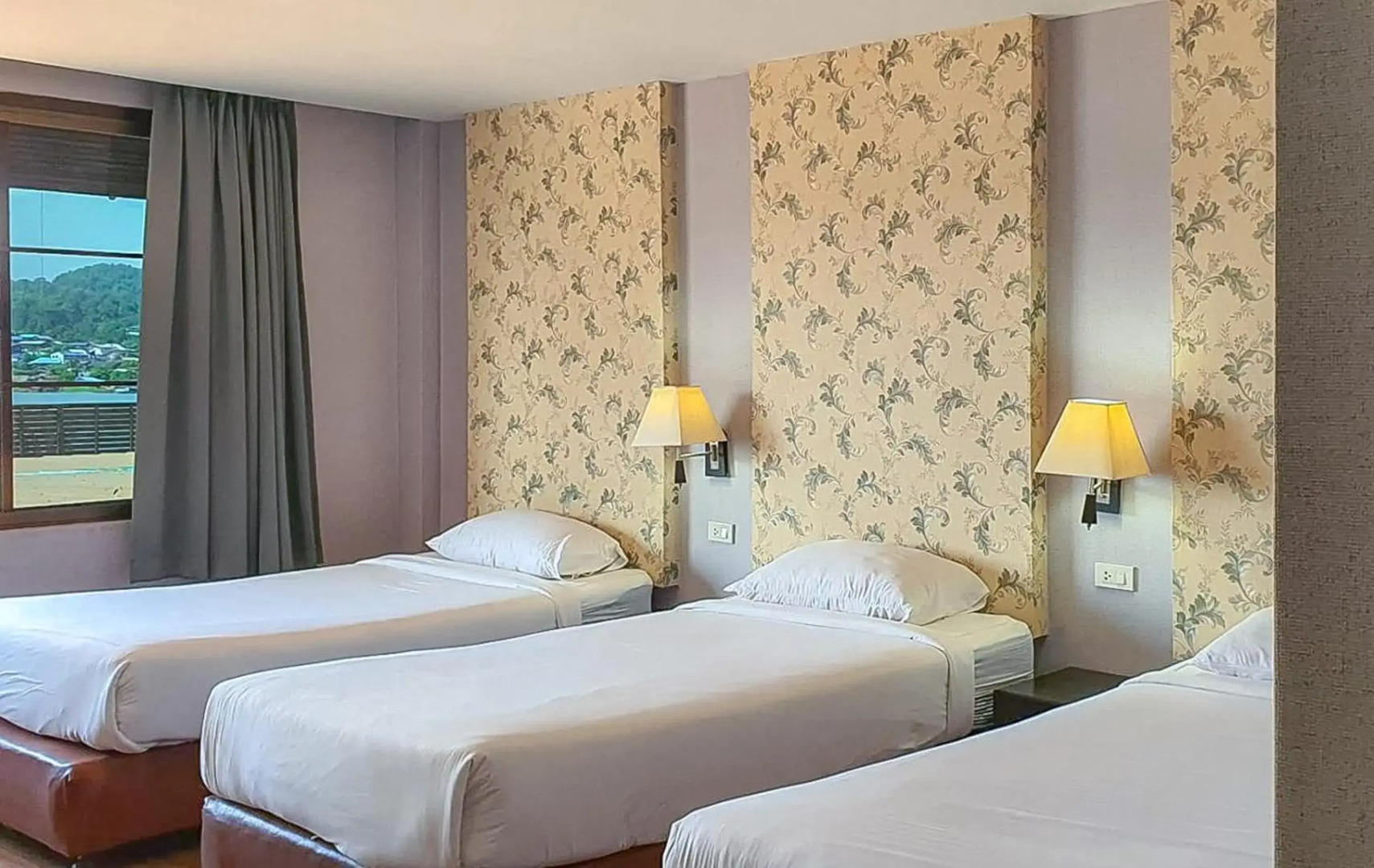 Phornpailin Riverside Resort