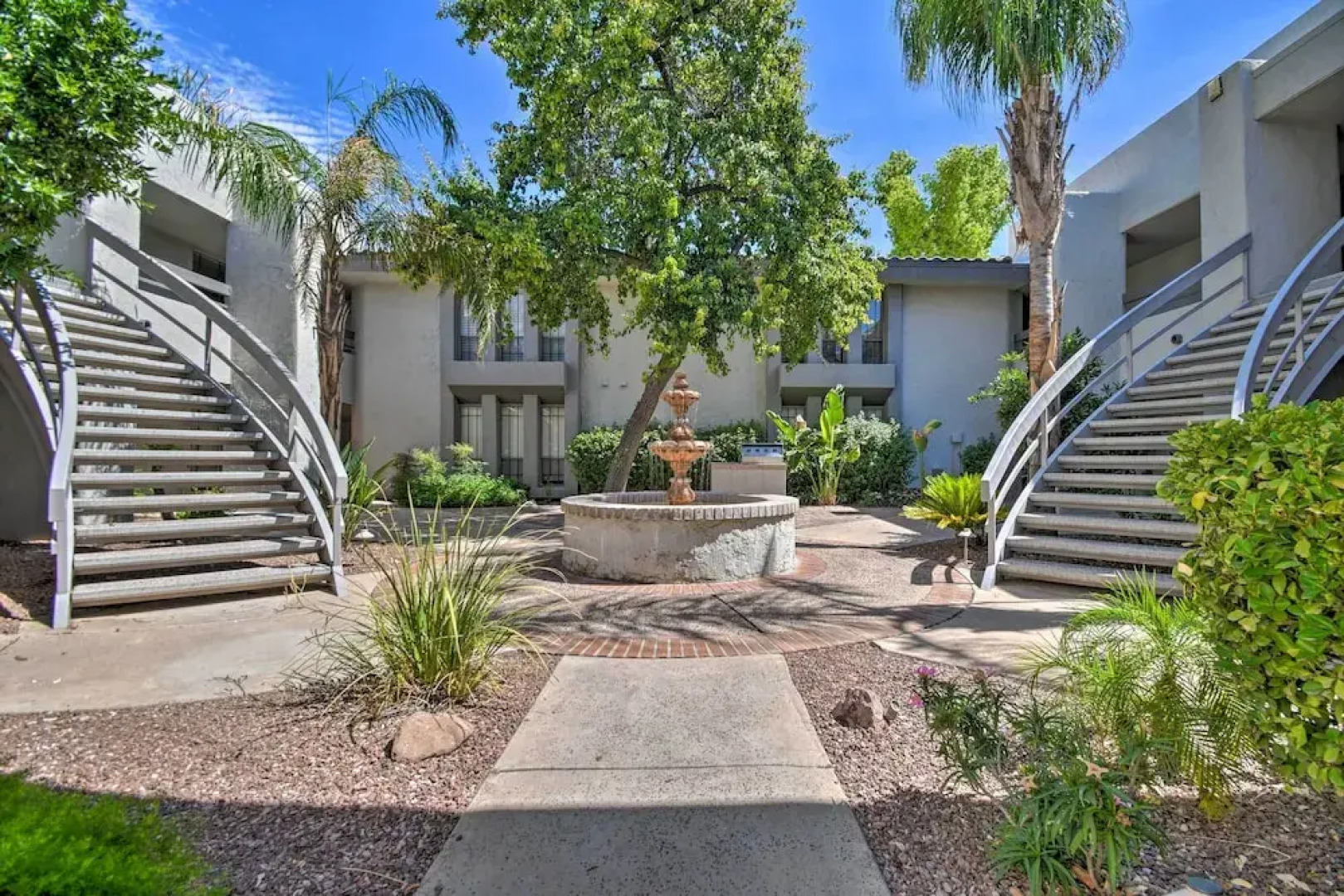 Sleek Phoenix Condo: Walk to Biltmore Fashion Park
