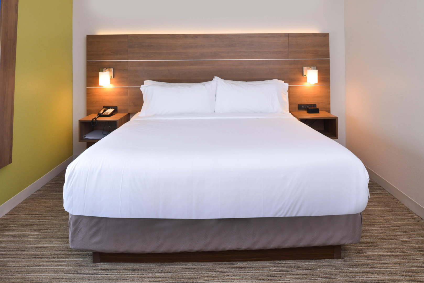 Holiday Inn Express & Suites Omaha - 120th and Maple by IHG