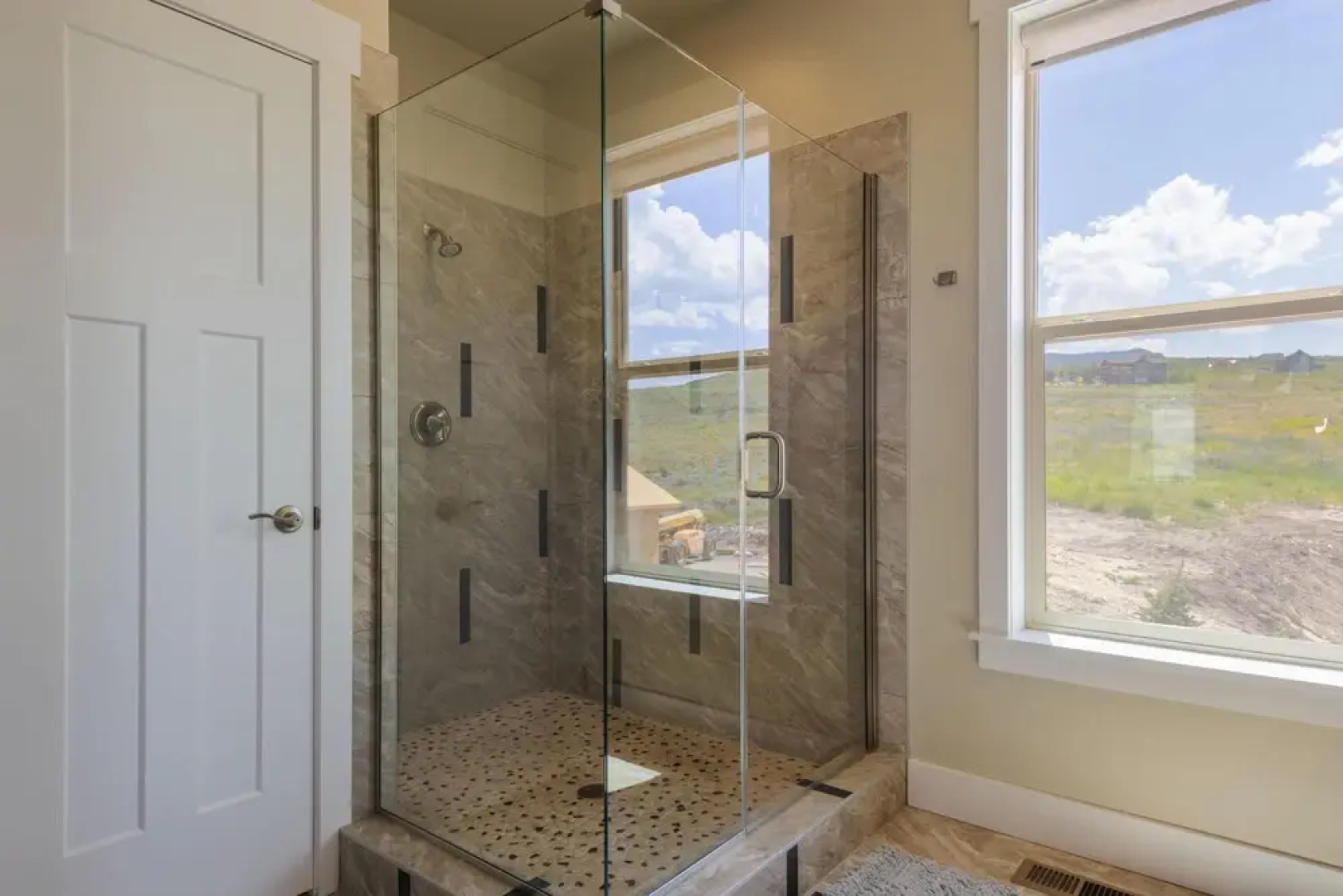 Lotus Lodge With Bear Lake Luxury Rentals