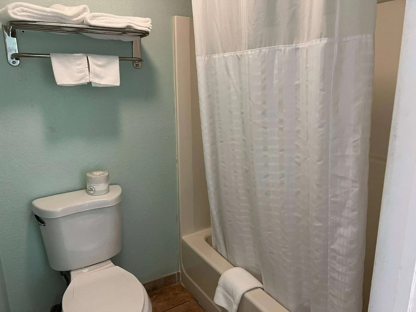 Days Inn by Wyndham Pratt