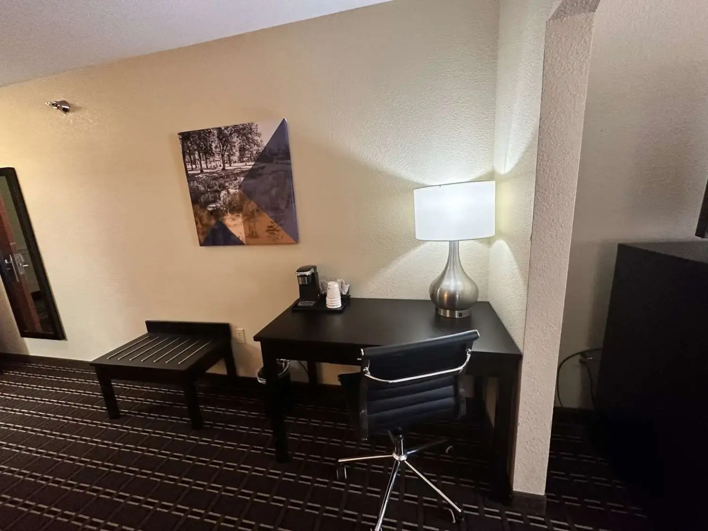 Best Western Plus Bass Hotel & Suites