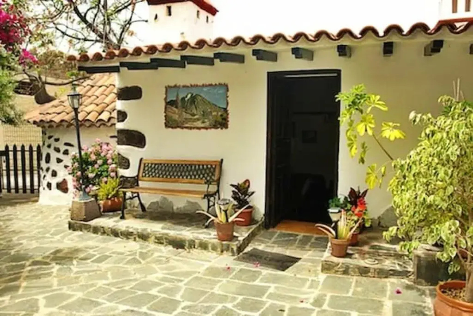 House with one bedroom in San Cristobal de La Laguna with shared pool enclosed garden and WiFi 10 km from the beach