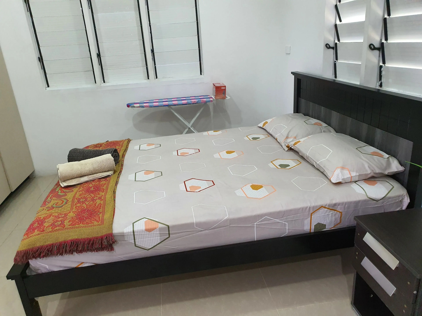 Single Room with Shared Kitchen and Living Room