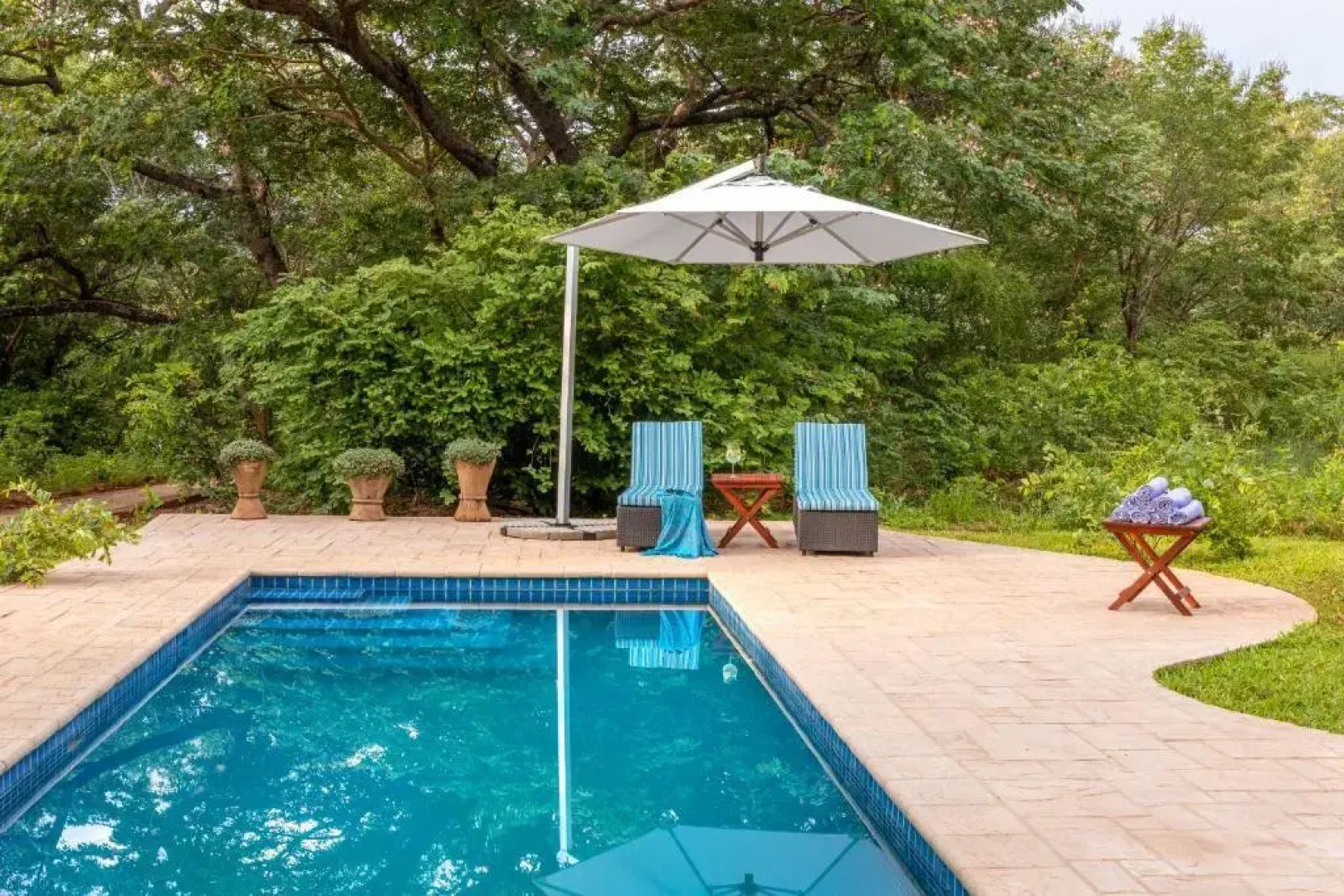 Mbano Manor Hotel Victoria Falls